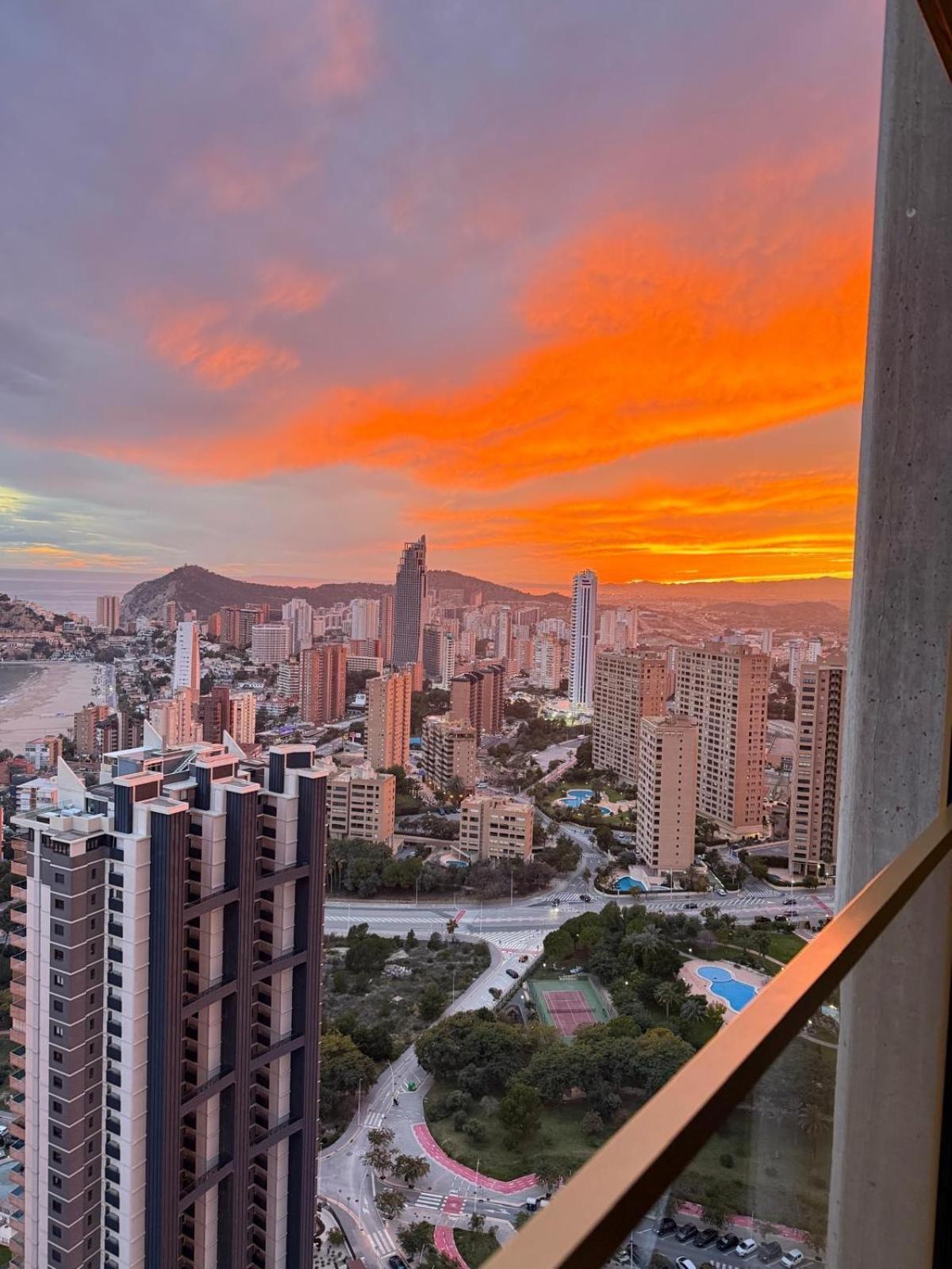 Intempo Sky Luxury Apartment 26 Floor Seaview Benidorm Buitenkant foto
